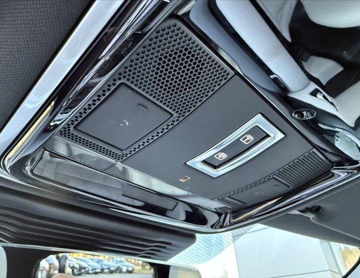 Land Rover Range Rover Velar SUV / Terénní 2,0 l 184 kw