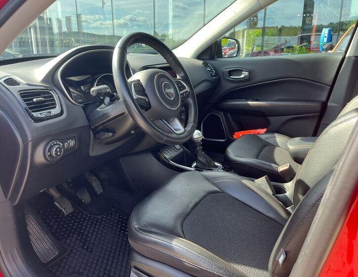 Jeep Compass SUV 1,4 l 103 kw