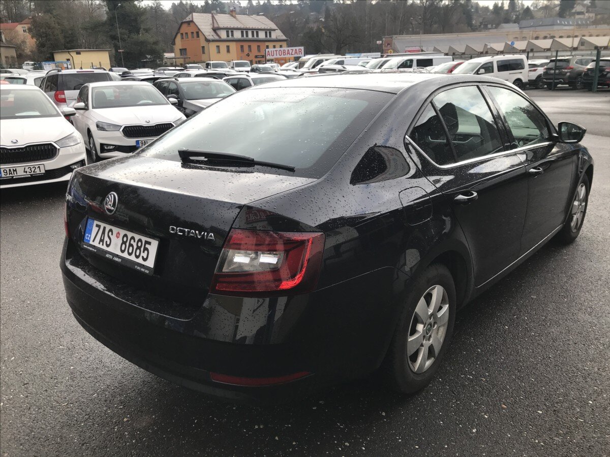Škoda Octavia Sedan / Limuzína 1,6 l 85 kw