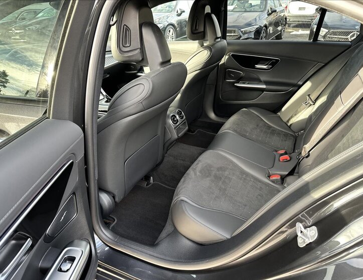 Mercedes-Benz Třídy C Sedan 2,0 l 147 kw