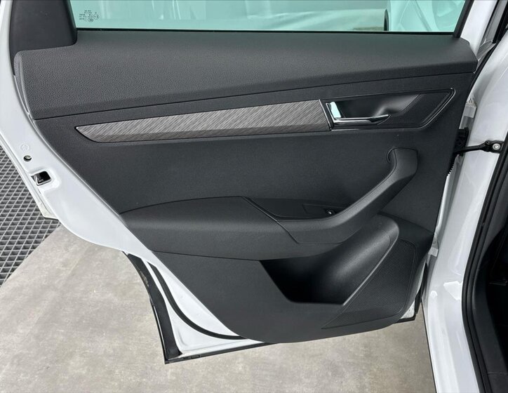 Škoda Karoq SUV / Terénní 1,5 l 110 kw