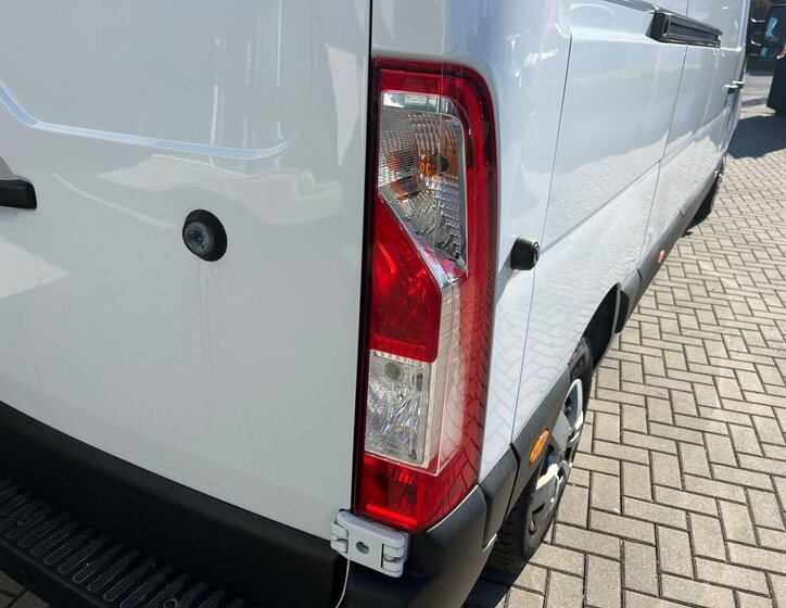 Nissan Interstar Skříň 2,3 l 100 kw