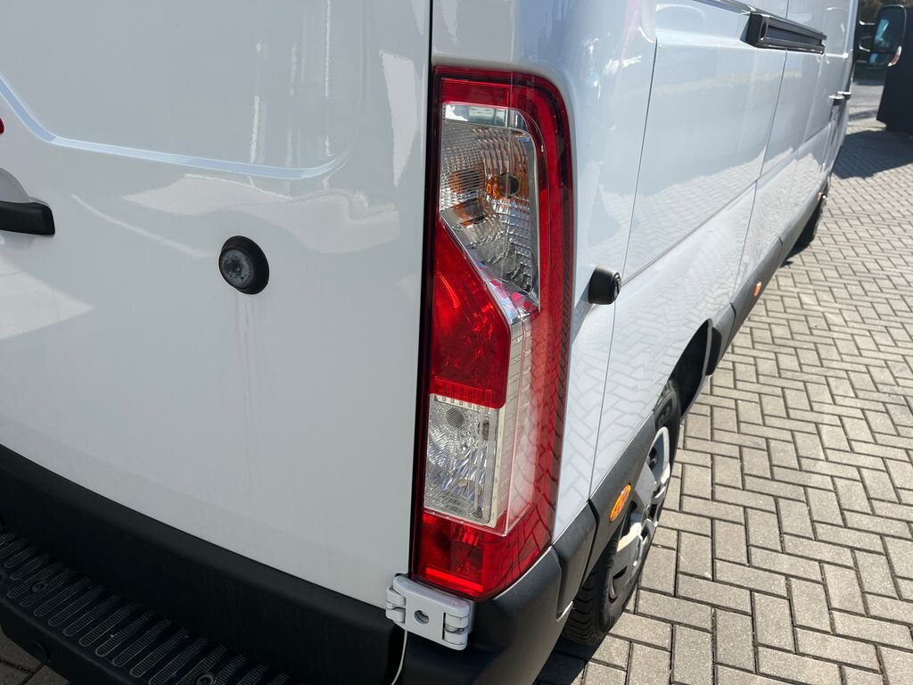 Nissan Interstar Skříň 2,3 l 100 kw