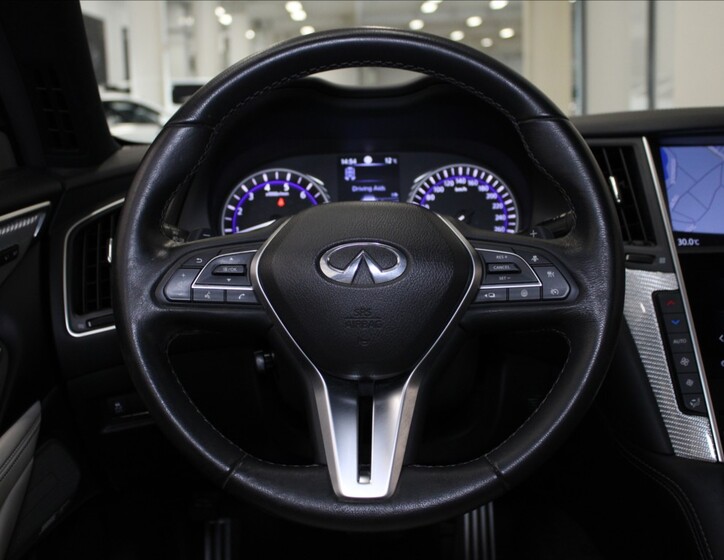 Infiniti Q60 9