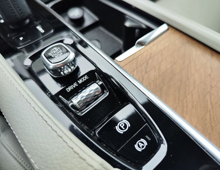 Volvo XC90 SUV 2,0 l 173 kw