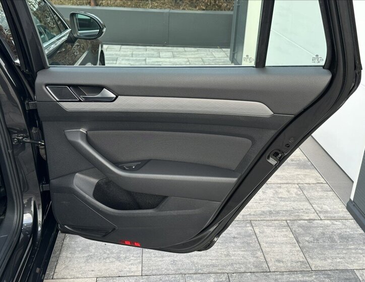 Volkswagen Passat Kombi 1,5 l 110 kw