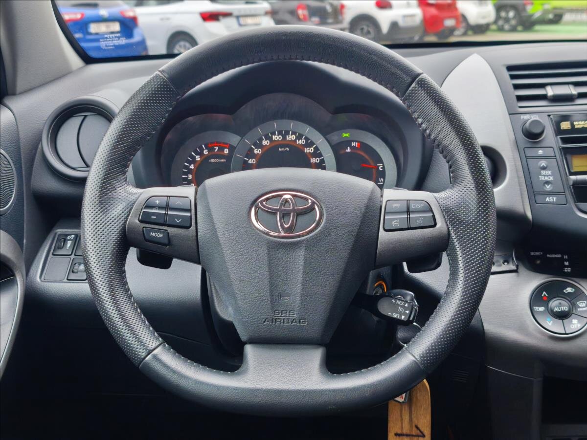 Toyota RAV4 Kombi 2,0 l 116 kw