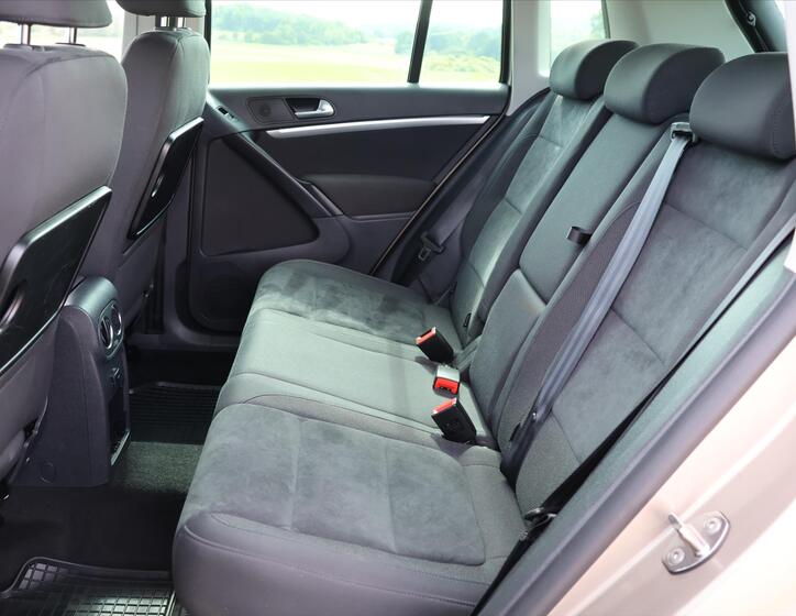 Volkswagen Tiguan 16