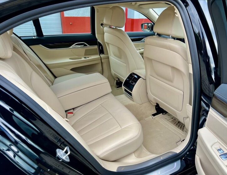 BMW Řada 7 Ostatní 3,0 l 210 kw