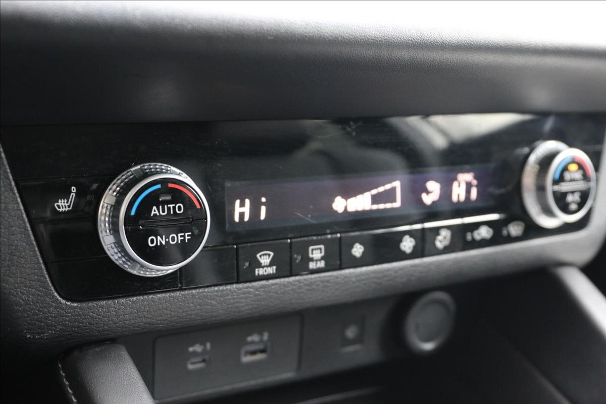 Mitsubishi Outlander SUV / Terénní 2,4 l 162 kw