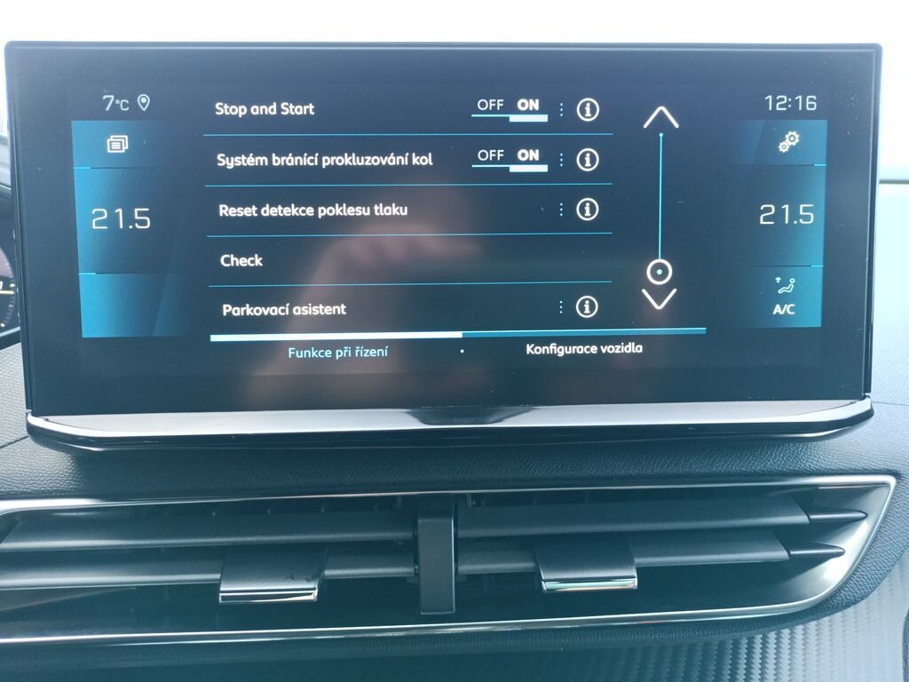 Peugeot 5008 SUV / Terénní 1,5 l 96 kw