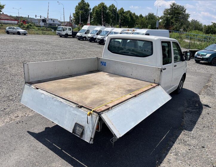 Volkswagen Transporter Valník 2,5 l 96 kw