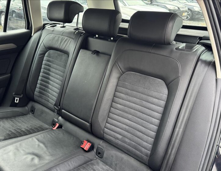 Volkswagen Passat 34