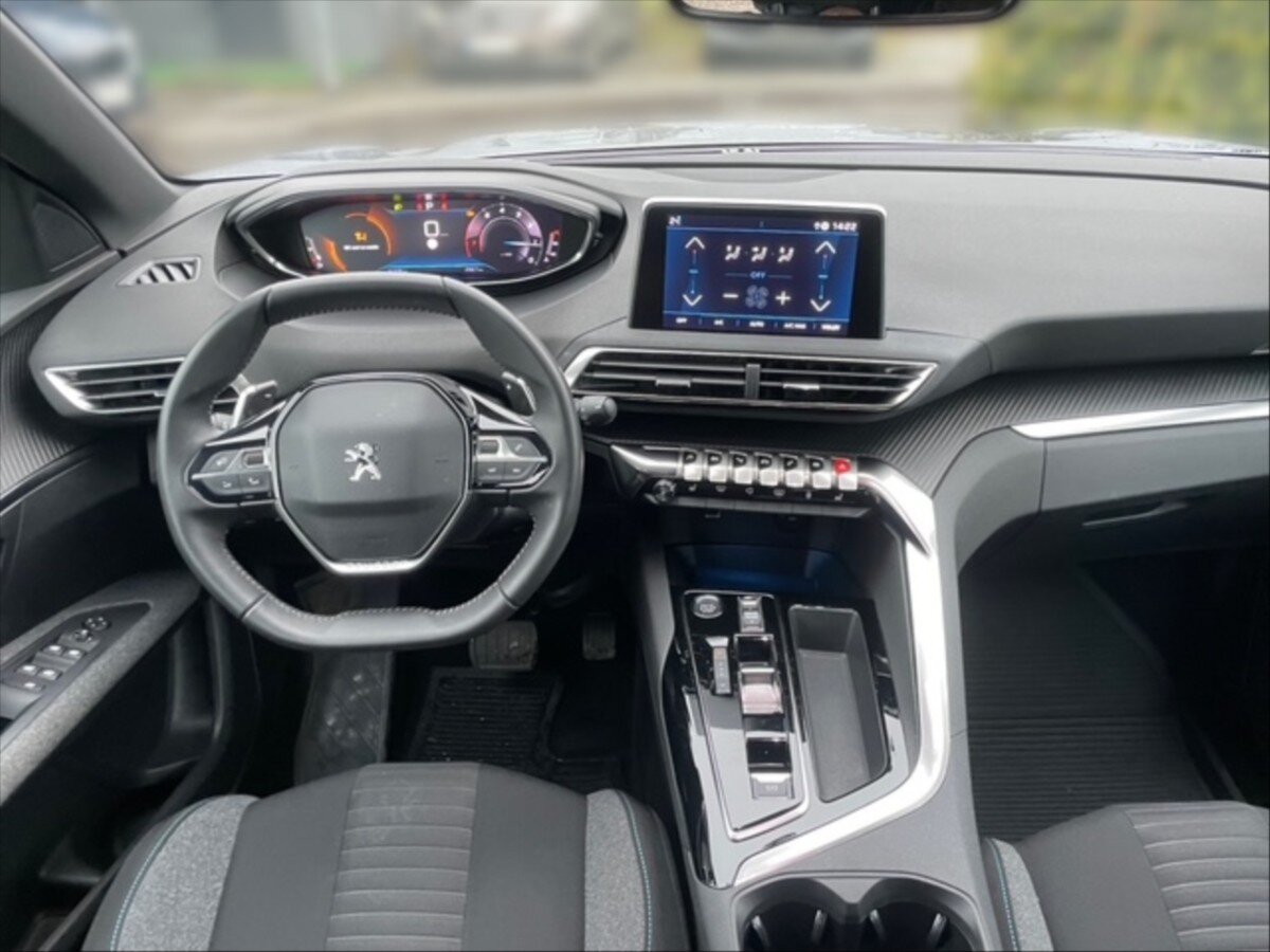 Peugeot 3008 SUV 1,2 l 96 kw