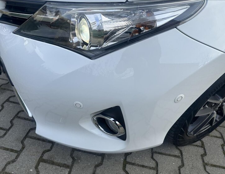 Toyota Auris 25