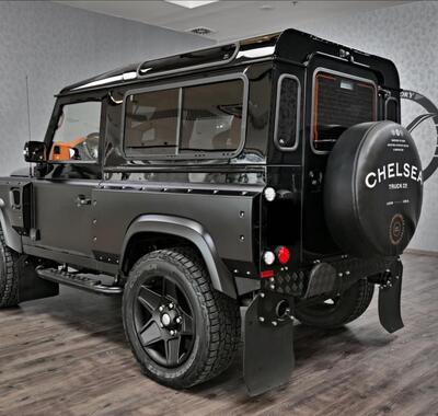 Land Rover Defender 5