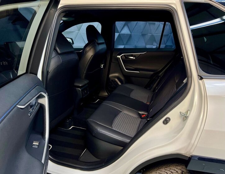 Toyota RAV4 SUV 2,5 l 163 kw