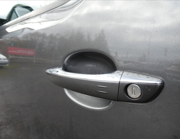 Peugeot Traveller MPV 2,0 l 130 kw