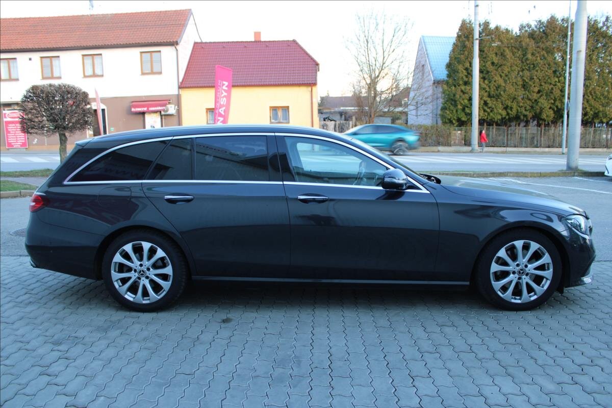 Mercedes-Benz Třídy E Kombi 2,0 l 143 kw