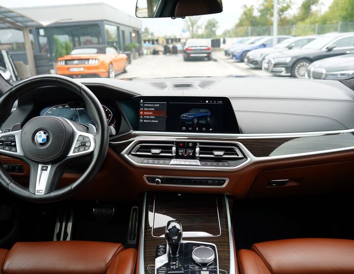 BMW X7 38