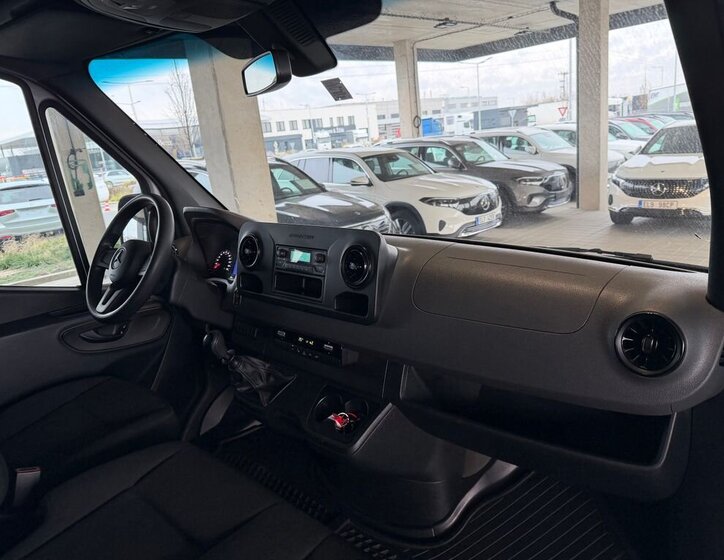 Mercedes-Benz Sprinter 17