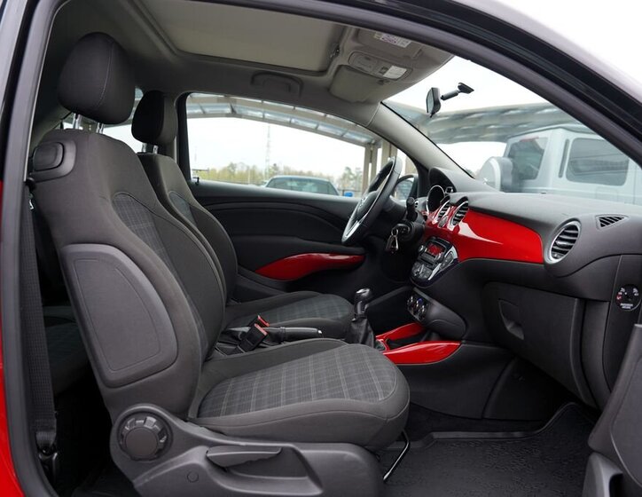 Opel Adam Hatchback 1,4 l 64 kw