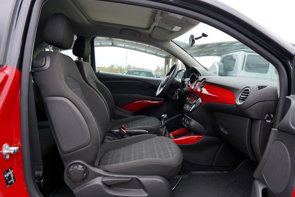 Opel Adam Hatchback 1,4 l 64 kw