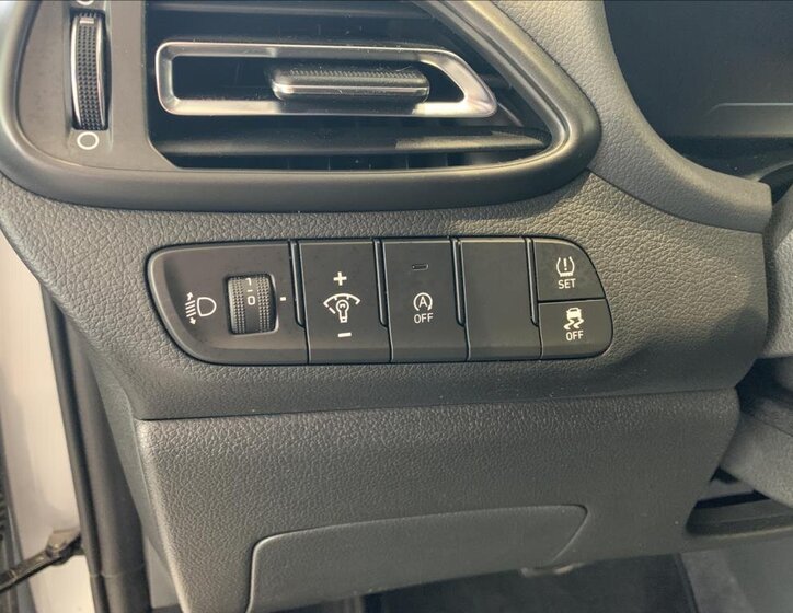 Hyundai i30 Kombi 998,0 73 kw