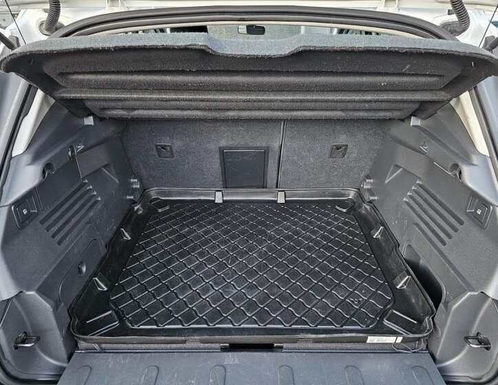 Peugeot 3008 SUV 1,2 l 96 kw