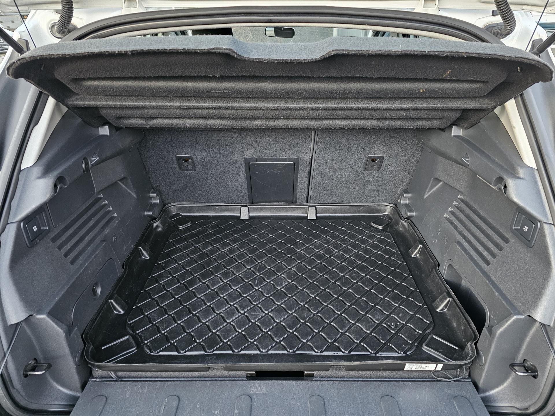 Peugeot 3008 SUV 1,2 l 96 kw