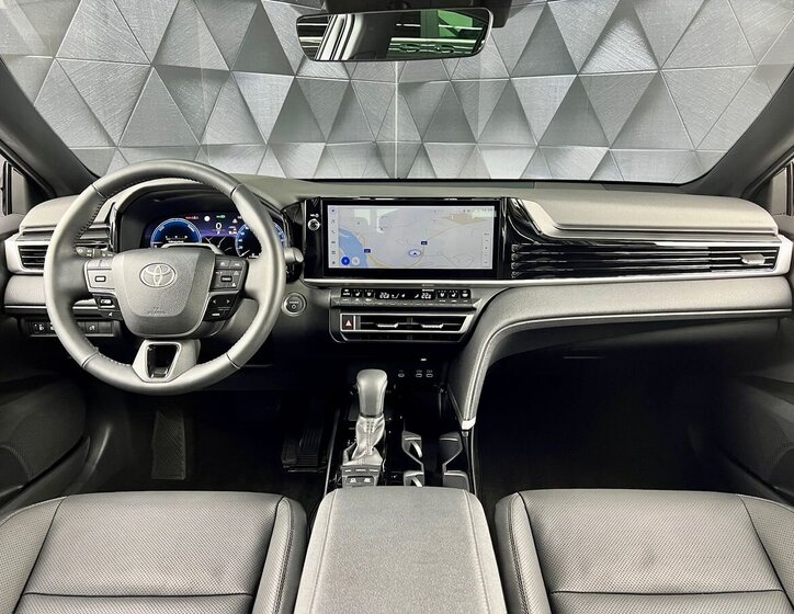 Toyota Camry Sedan / Limuzína 2,5 l 169 kw