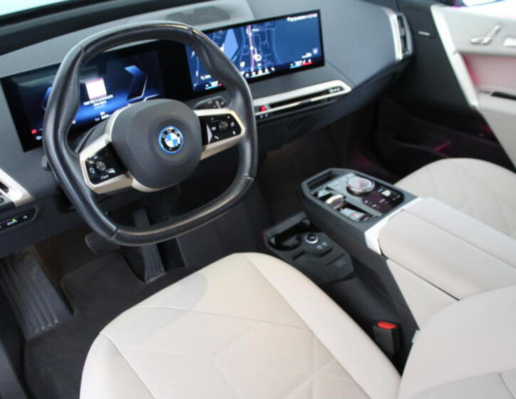 BMW iX 4