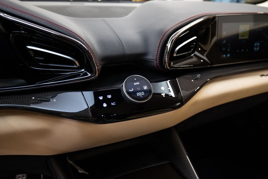 Ferrari Ostatní Hatchback 6,5 l 529 kw