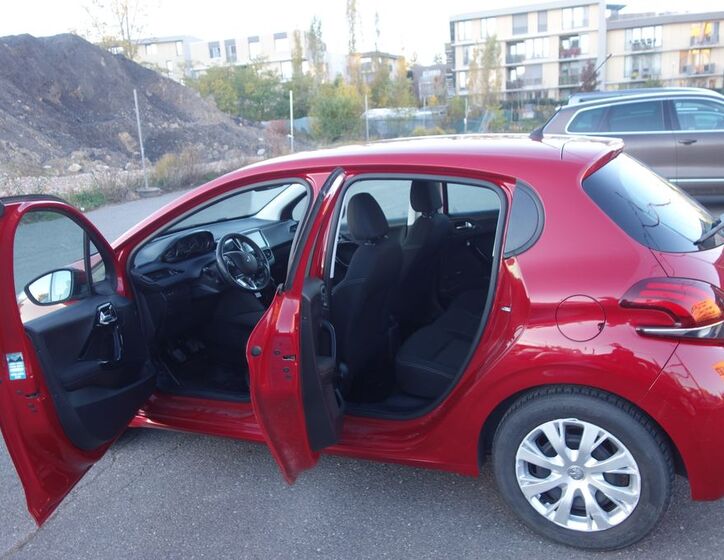 Peugeot 208 13