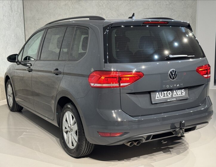 Volkswagen Touran 8