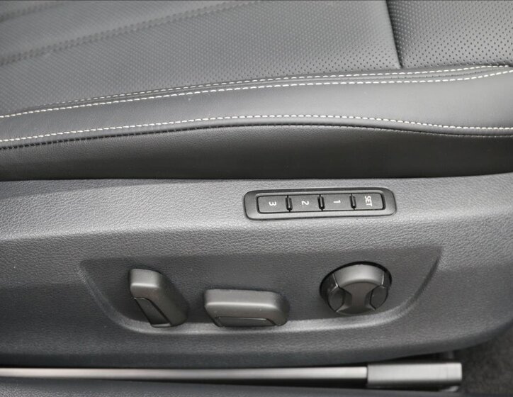 Škoda Superb Sedan / Limuzína 2,0 l 140 kw