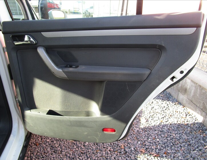 Volkswagen Touran 24