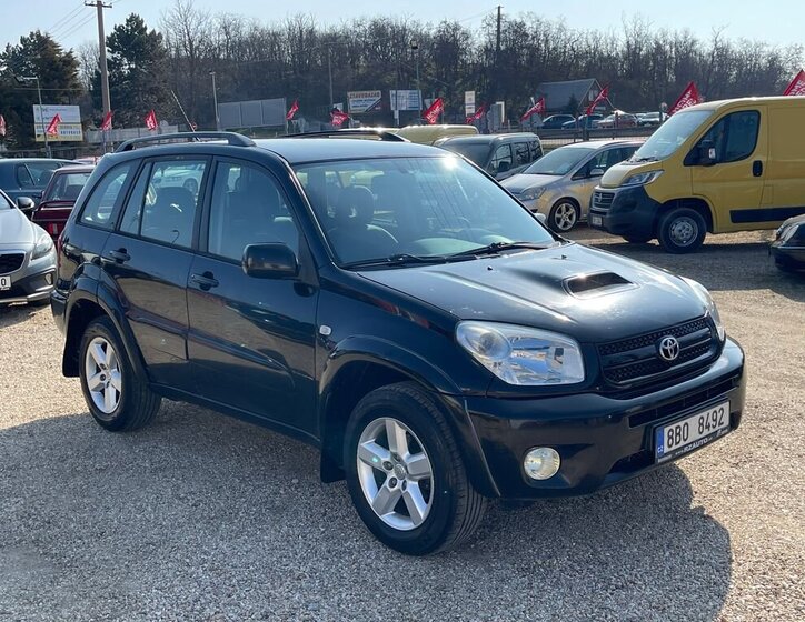 Toyota RAV4 SUV / Terénní 2,0 l 85 kw