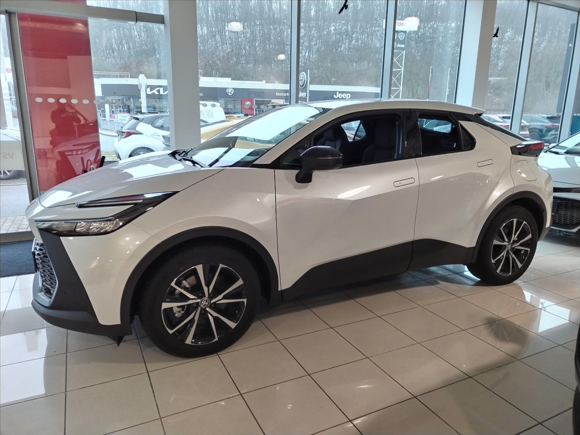 Toyota C-HR CUV 0,0 162 kw
