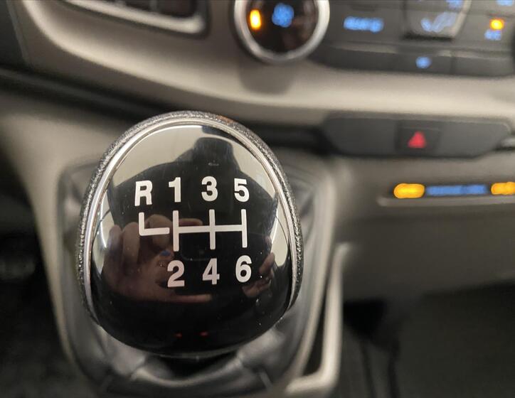 Ford Transit Custom 19