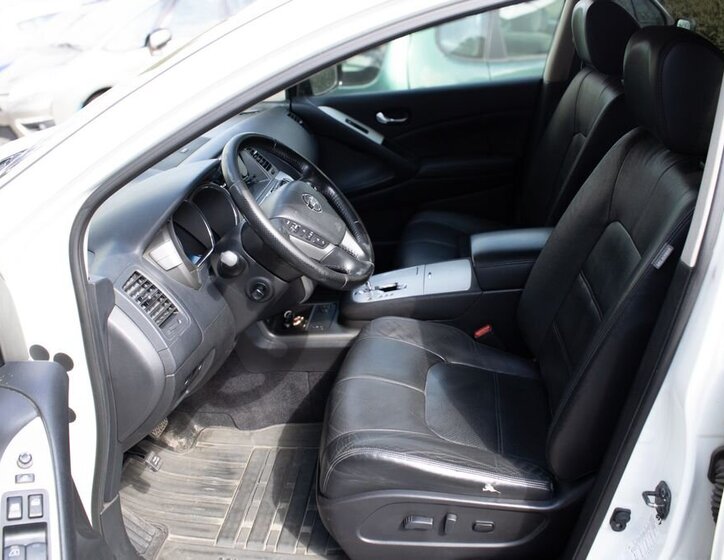 Nissan Murano SUV / Terénní 2,5 l 140 kw