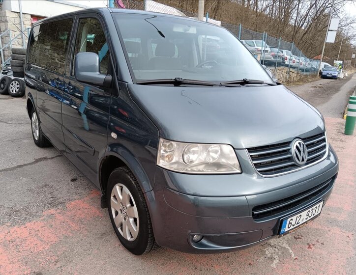Volkswagen Multivan MPV 2,5 l 128 kw