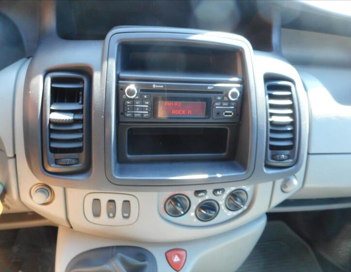 Renault Trafic 12