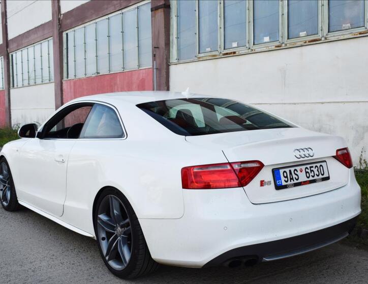 Audi S5 4