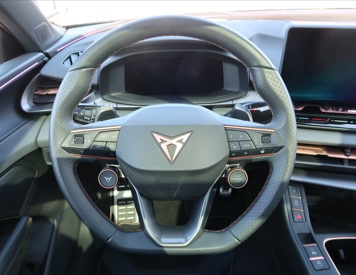 Cupra Terramar SUV / Terénní 2,0 l 195 kw