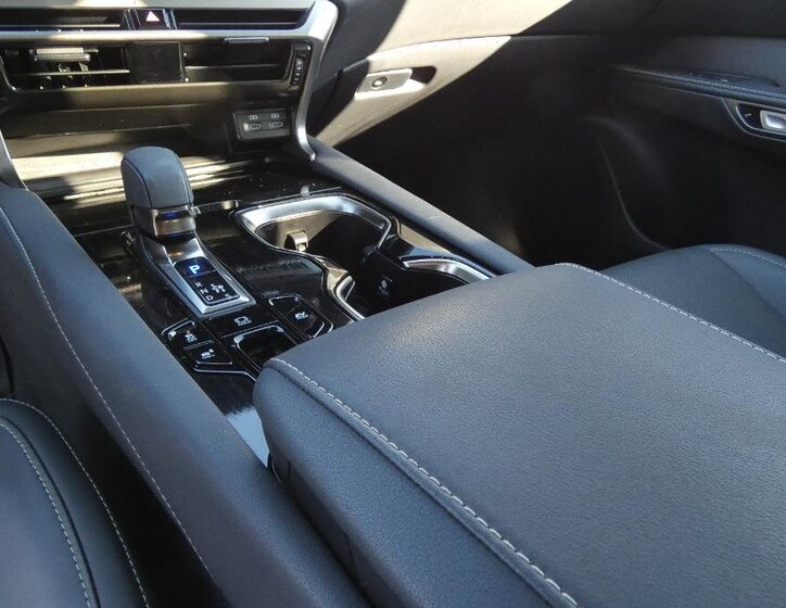 Lexus RX 350h SUV / Terénní 2,5 l 140 kw