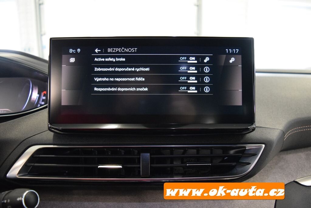 Peugeot 5008 MPV 1,5 l 96 kw