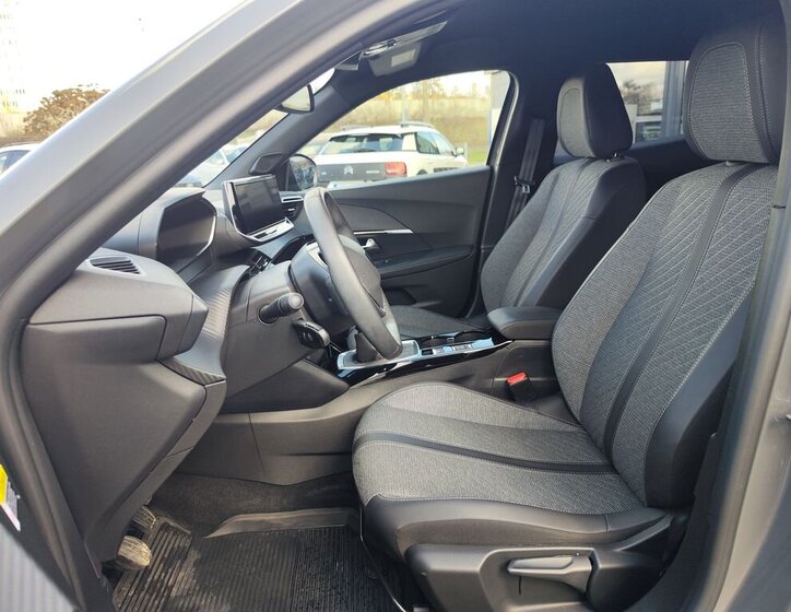 Peugeot 2008 Hatchback 1,2 l 74 kw