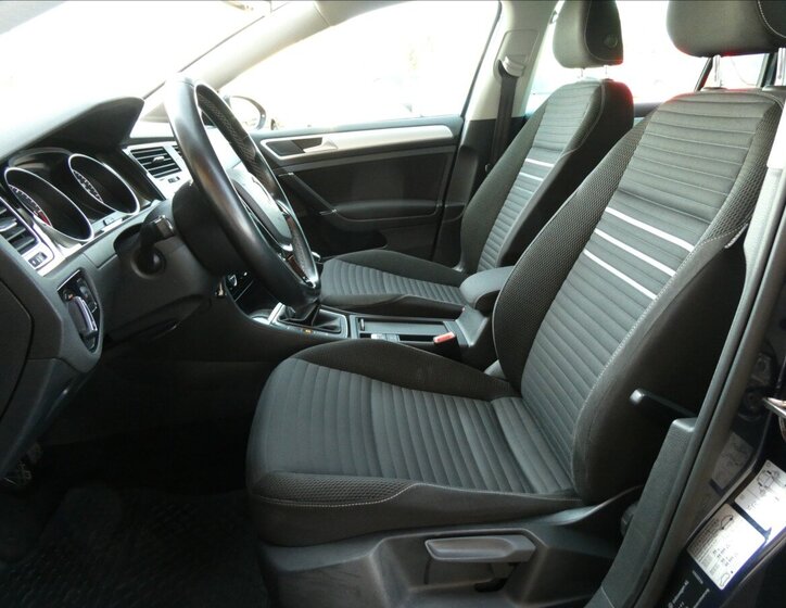 Volkswagen Golf Kombi 1,6 l 81 kw