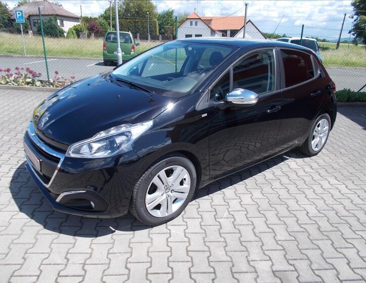 Peugeot 208 Hatchback 1,2 l 60 kw